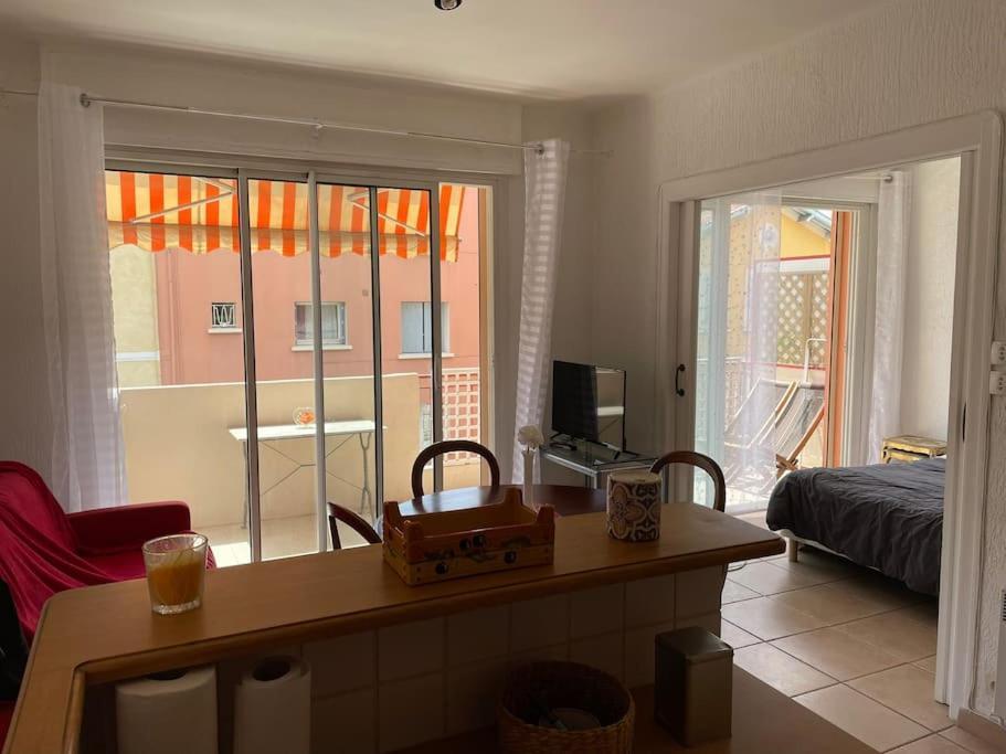 Studio A Sanary-Sur-Mer Avec Balcon A 200M Du Port Екстериор снимка