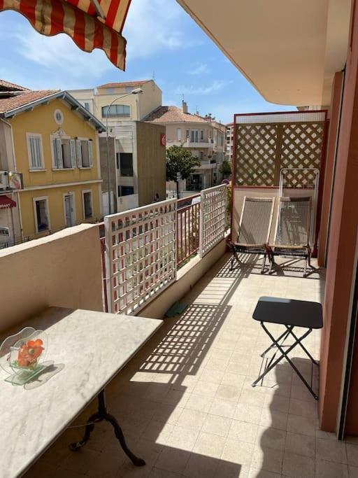 Studio A Sanary-Sur-Mer Avec Balcon A 200M Du Port Екстериор снимка